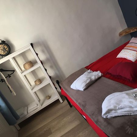 L Auberge Du Lion D Or Nanteuil-sur-Marne Екстериор снимка