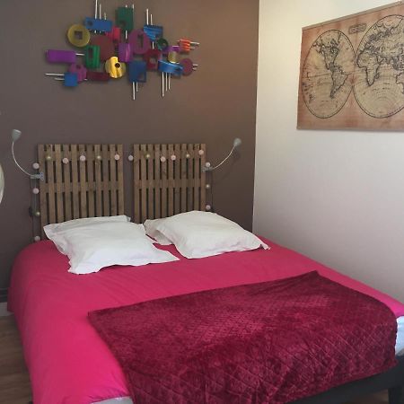 L Auberge Du Lion D Or Nanteuil-sur-Marne Екстериор снимка