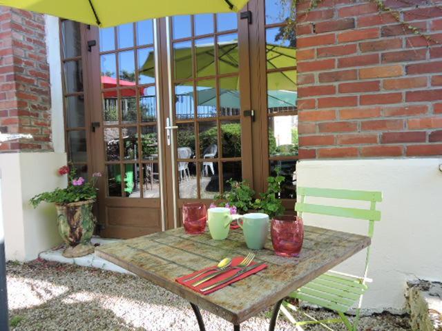 L Auberge Du Lion D Or Nanteuil-sur-Marne Екстериор снимка