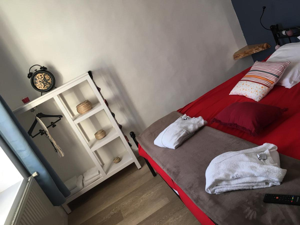 L Auberge Du Lion D Or Nanteuil-sur-Marne Екстериор снимка